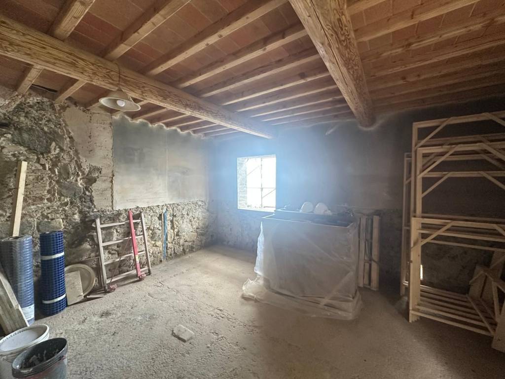 casa indipendente in vendita a Carmignano