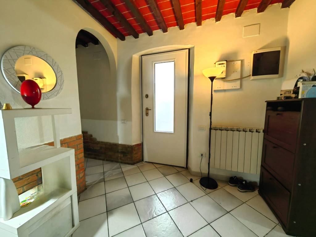 casa indipendente in vendita a Carmignano