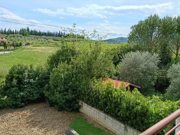 casa indipendente in vendita a Carmignano