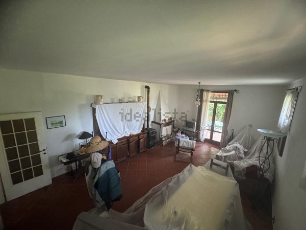 casa indipendente in vendita a Carmignano