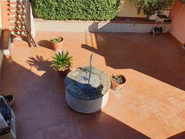 casa indipendente in vendita a Carmignano