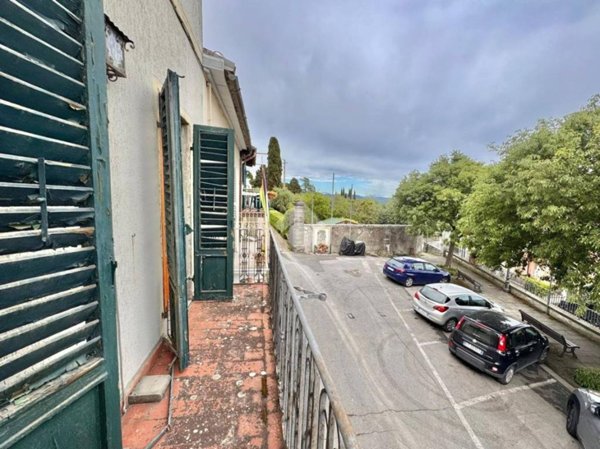 casa indipendente in vendita a Carmignano