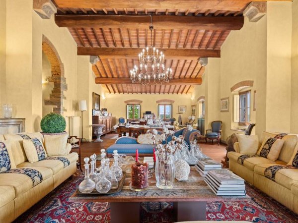 villa in vendita a Carmignano