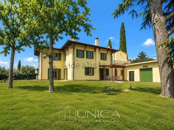 casa indipendente in vendita a Carmignano