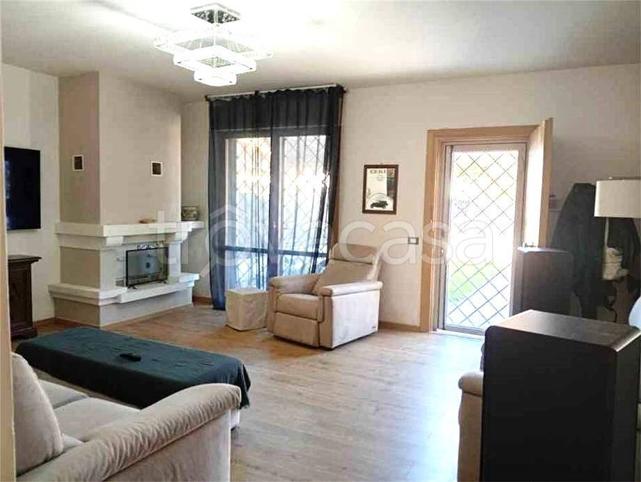 casa indipendente in vendita a Carmignano