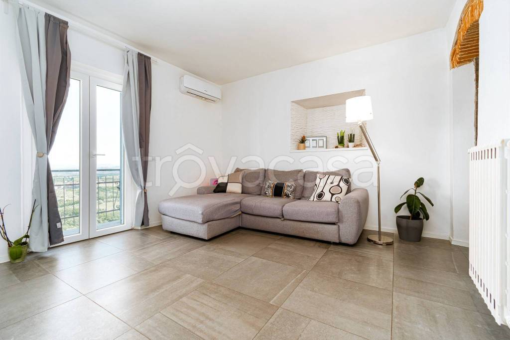casa indipendente in vendita a Carmignano