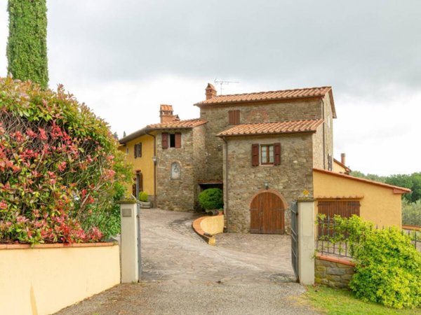 casa indipendente in vendita a Carmignano