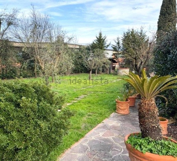 casa indipendente in vendita a Carmignano