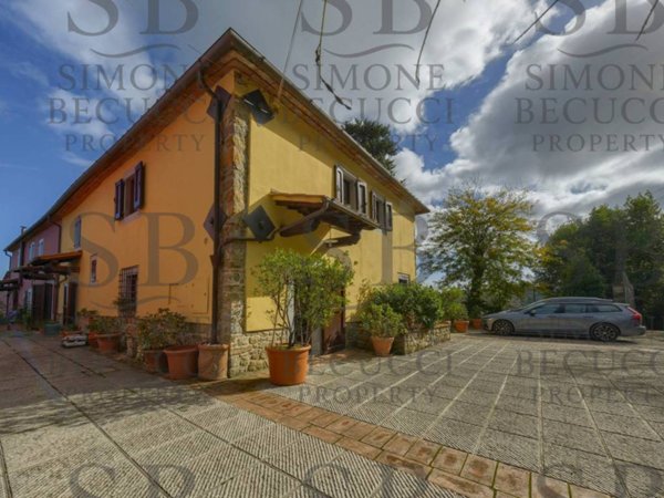 casa indipendente in vendita a Carmignano