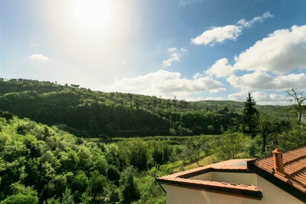 casa indipendente in vendita a Carmignano