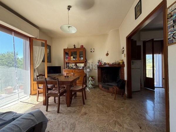 casa indipendente in vendita a Carmignano