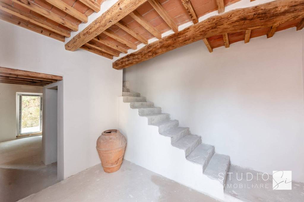 casa indipendente in vendita a Carmignano