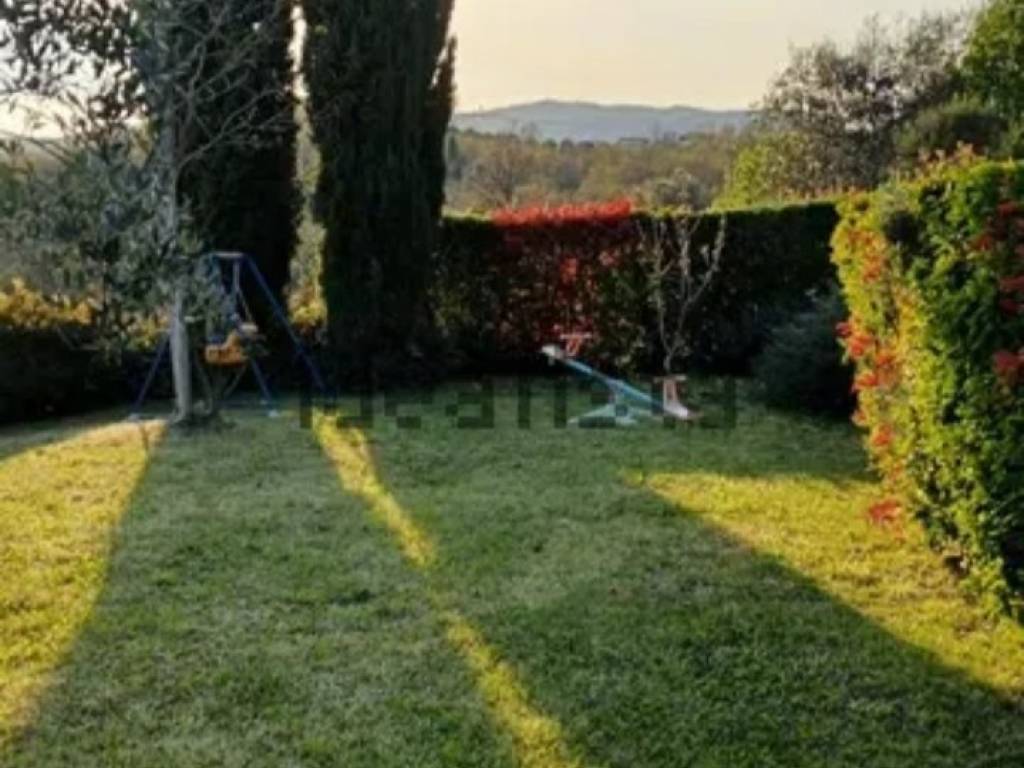 casa indipendente in vendita a Carmignano