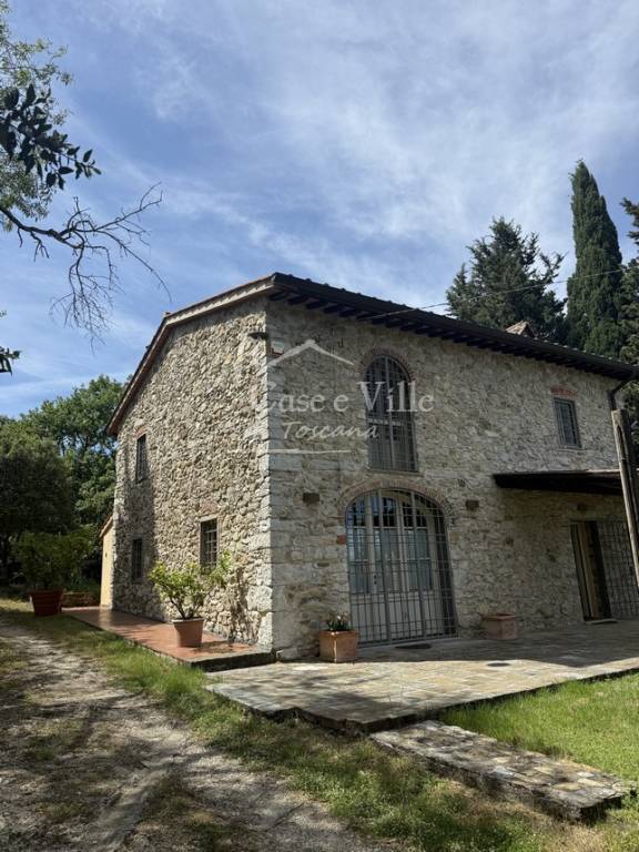 casa indipendente in vendita a Carmignano