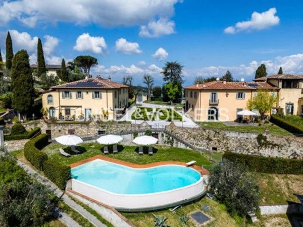 villa in vendita a Carmignano