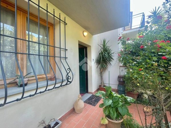 casa indipendente in vendita a Carmignano
