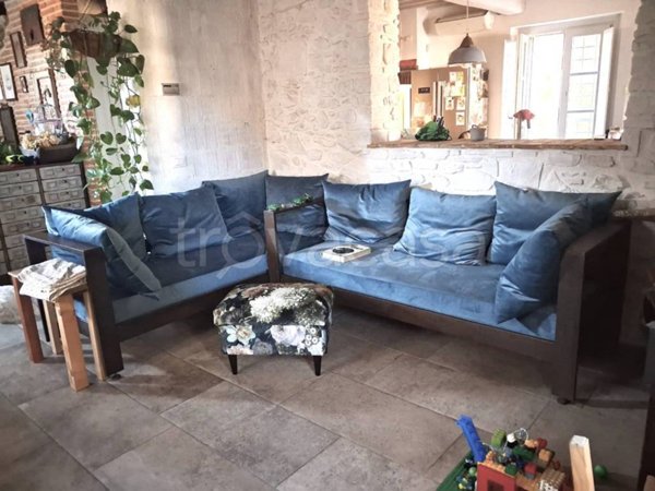casa indipendente in vendita a Carmignano