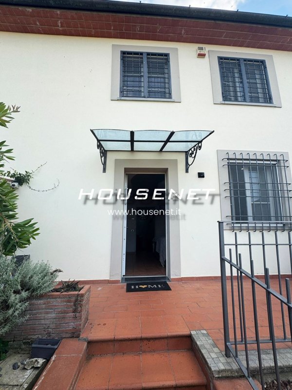 casa indipendente in vendita a Carmignano