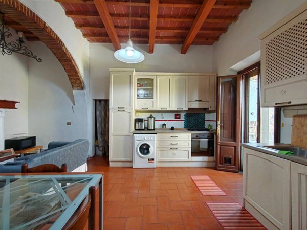 casa indipendente in vendita a Carmignano