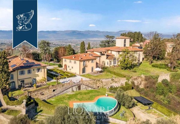 casa indipendente in vendita a Carmignano