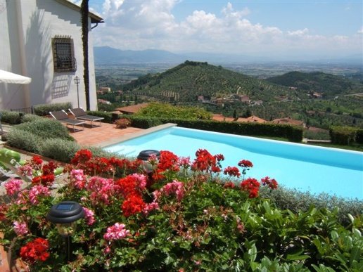 casa indipendente in vendita a Carmignano