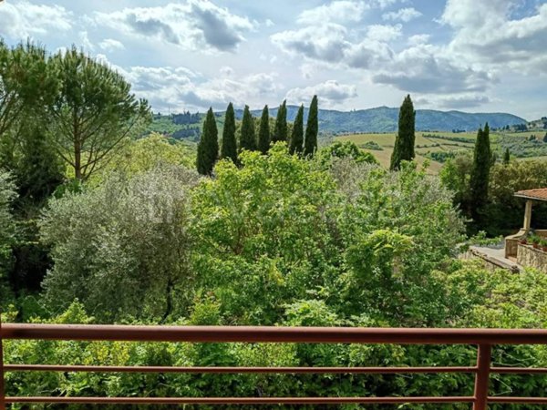 casa indipendente in vendita a Carmignano