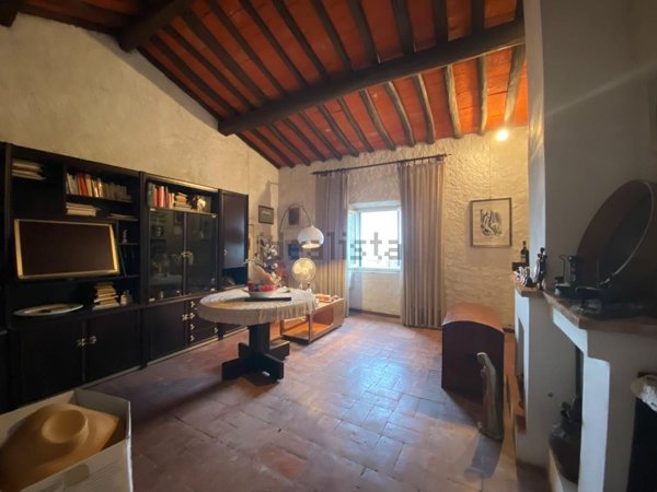 casale in vendita a Carmignano