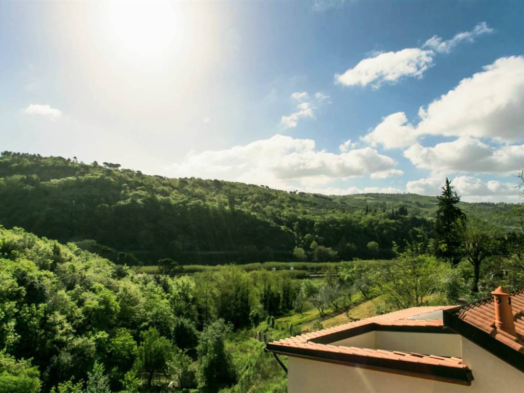 casa indipendente in vendita a Carmignano