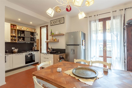 casa indipendente in vendita a Carmignano