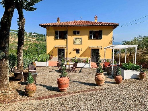 casale in vendita a Carmignano