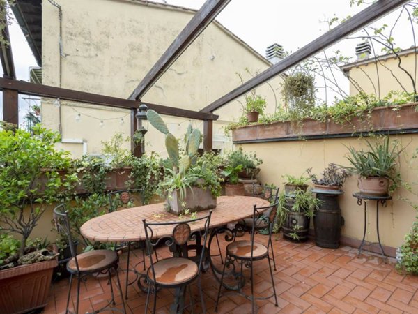casa indipendente in vendita a Carmignano