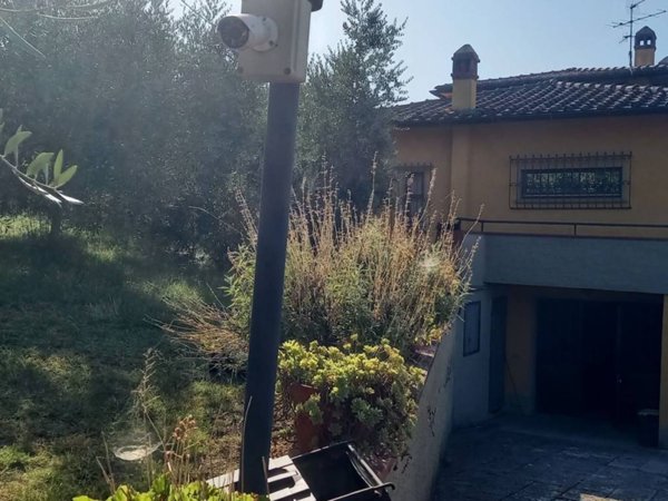 casa indipendente in vendita a Carmignano