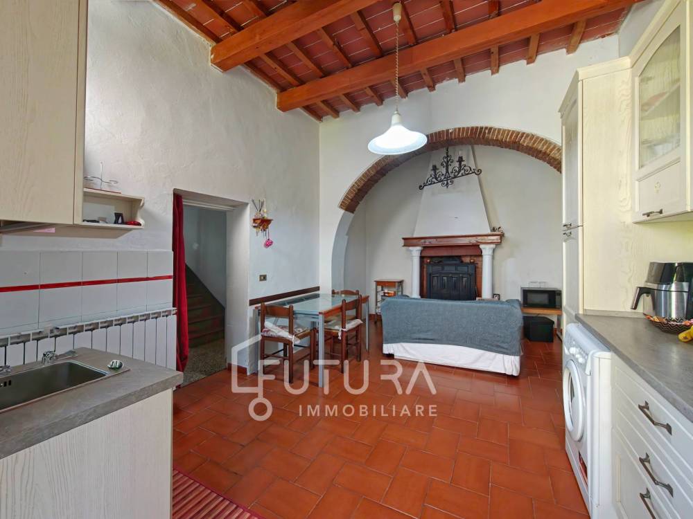 casa indipendente in vendita a Carmignano