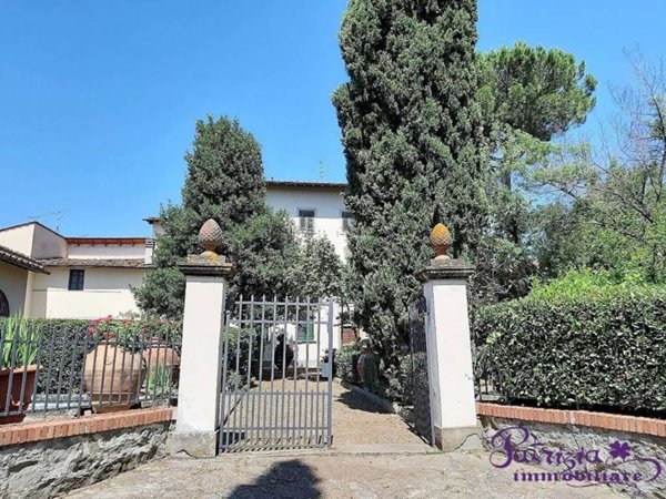 casa indipendente in vendita a Carmignano