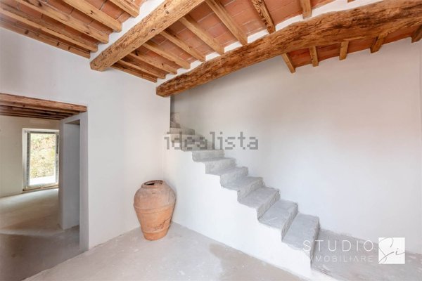 casale in vendita a Carmignano
