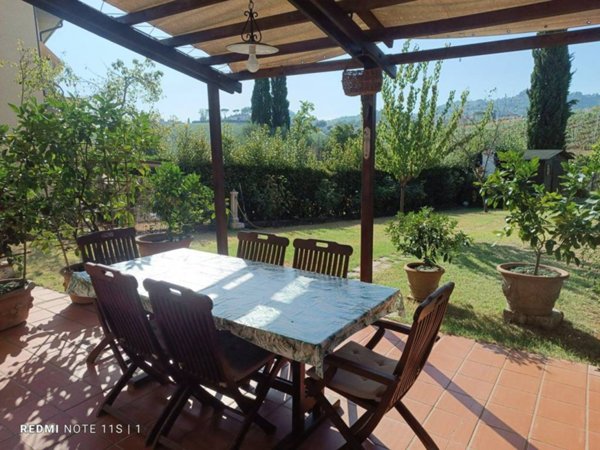 casa indipendente in vendita a Carmignano