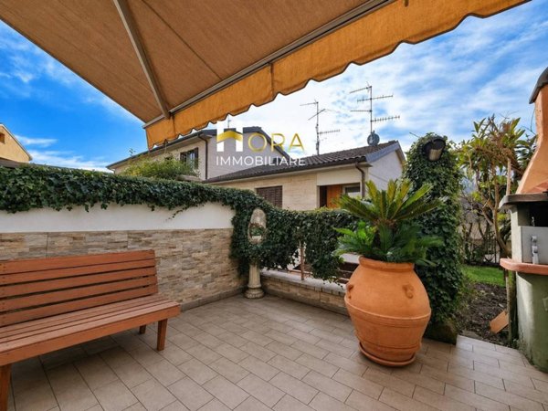 casa indipendente in vendita a Carmignano