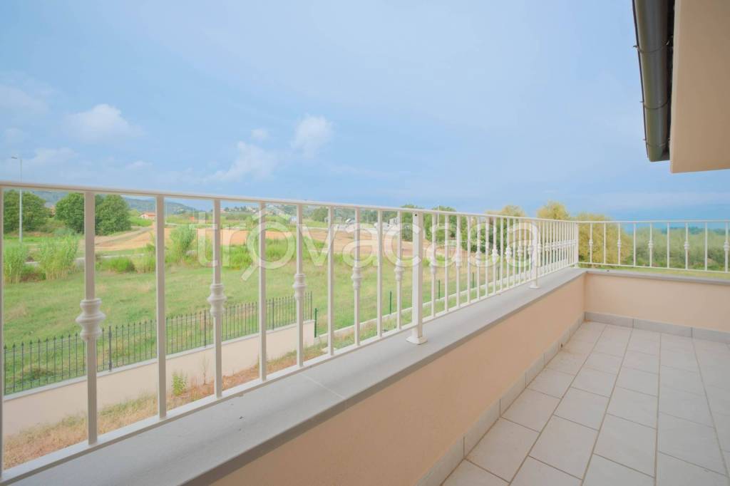 casa indipendente in vendita a Carmignano
