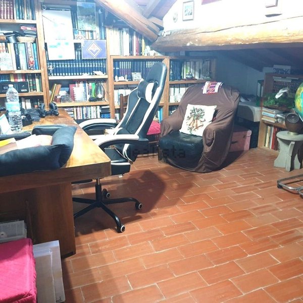 casa indipendente in vendita a Carmignano
