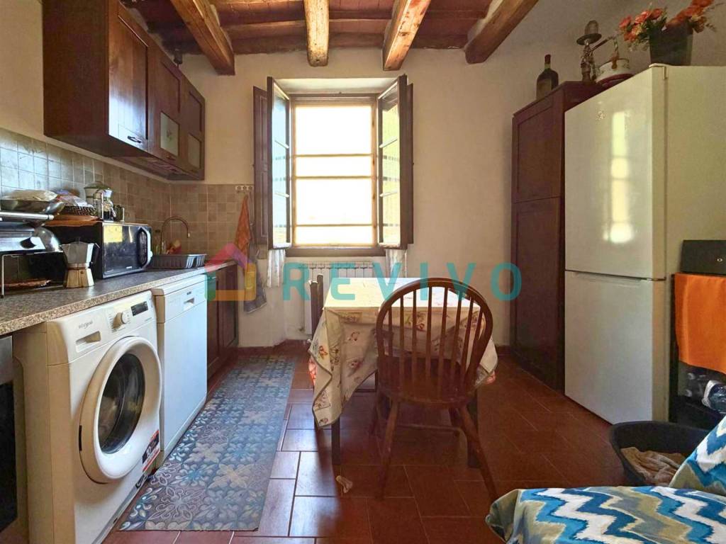 casa indipendente in vendita a Carmignano