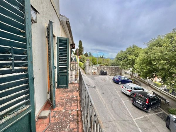 casa indipendente in vendita a Carmignano