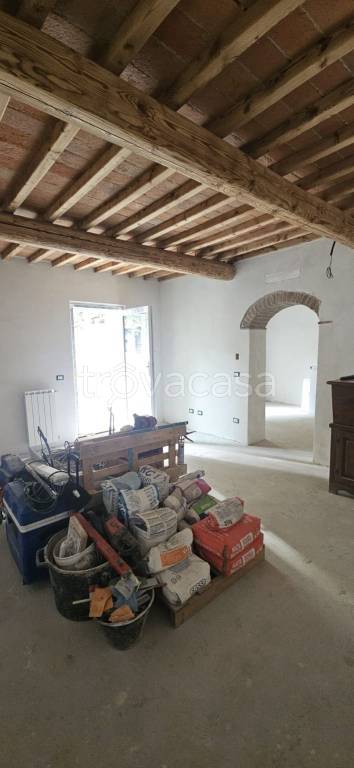 casa indipendente in vendita a Carmignano