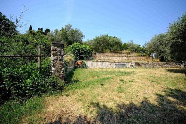 casa indipendente in vendita a Carmignano