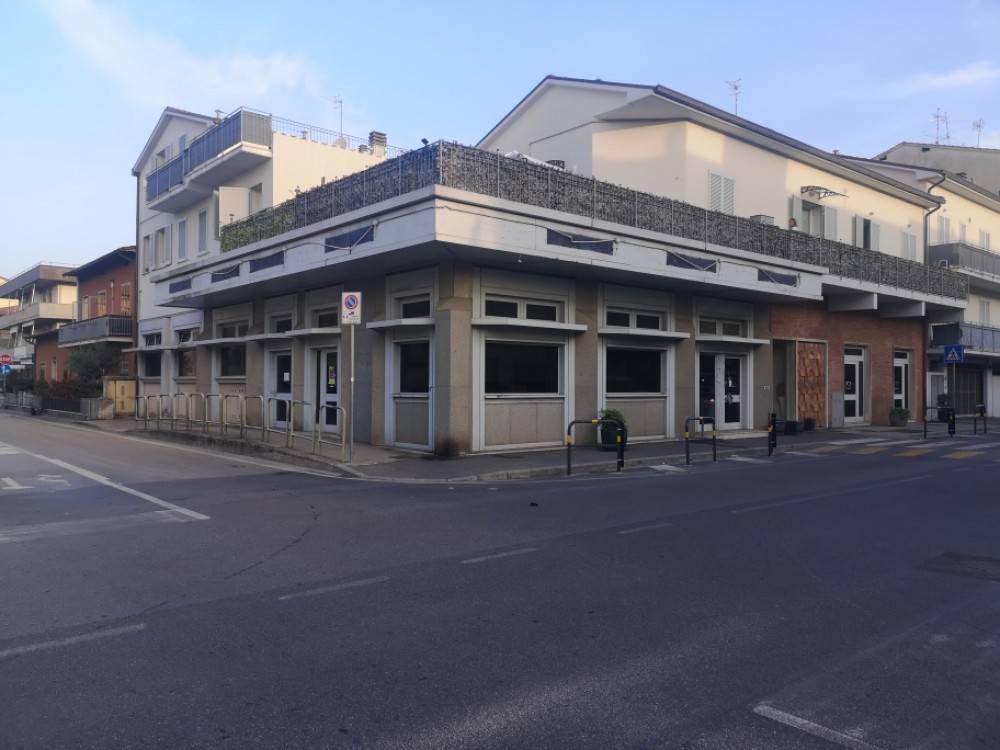 negozio in vendita a Montemurlo in zona Ponte Bocci