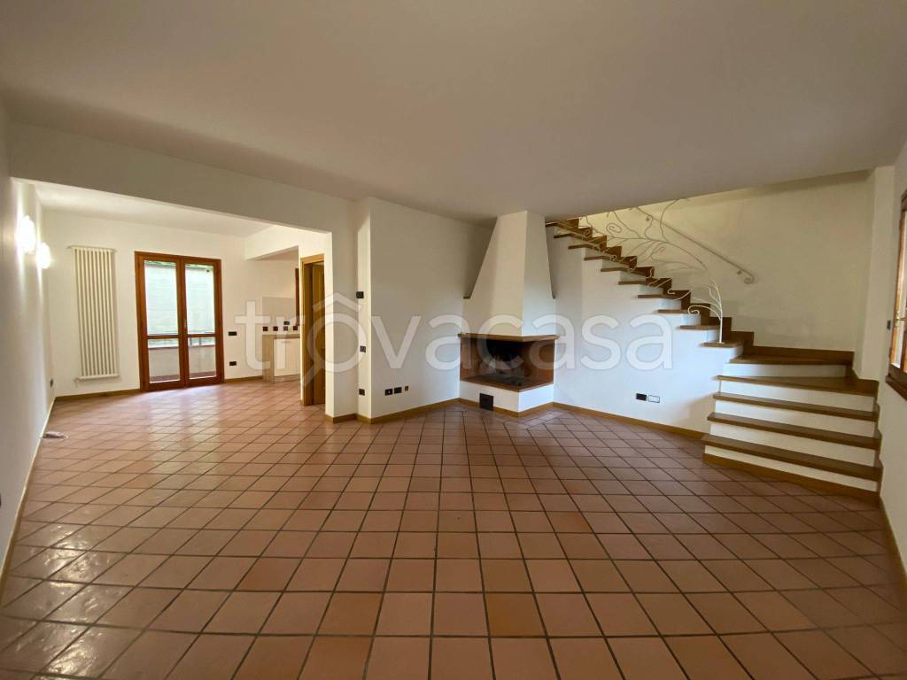 casa indipendente in vendita a Montemurlo in zona Bagnolo