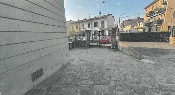 locale di sgombero in vendita a Montemurlo