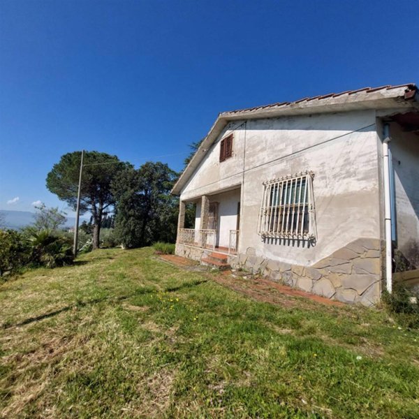 casa indipendente in vendita a Montemurlo
