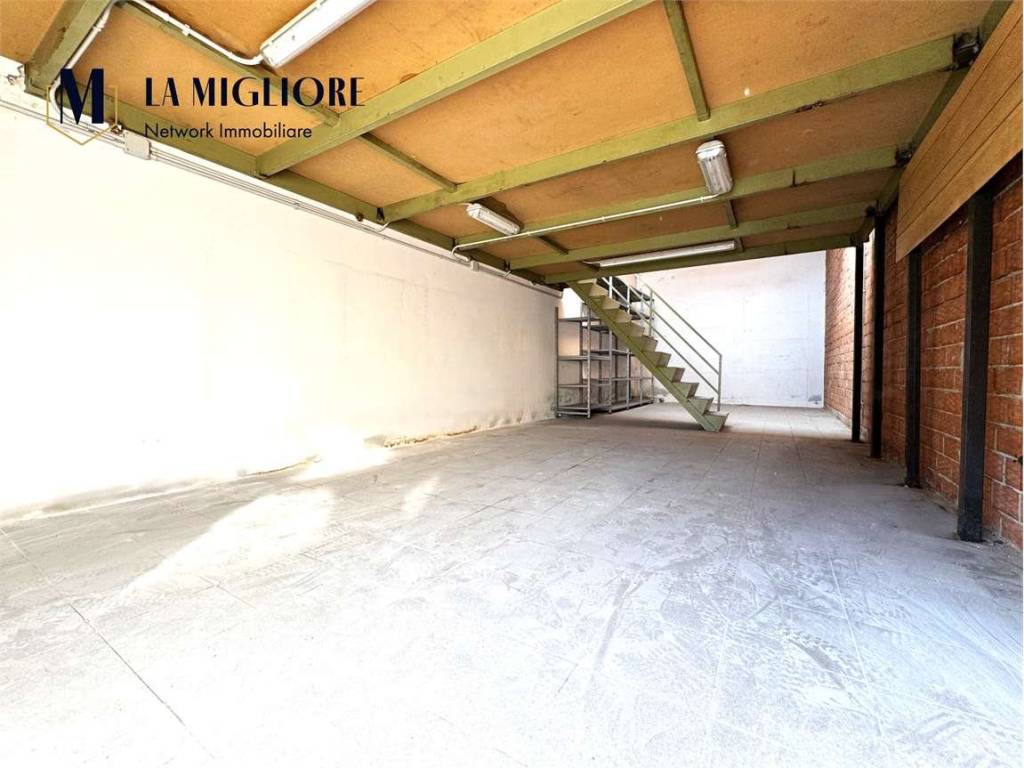 locale commerciale in vendita a Montemurlo in zona Ponte Bocci