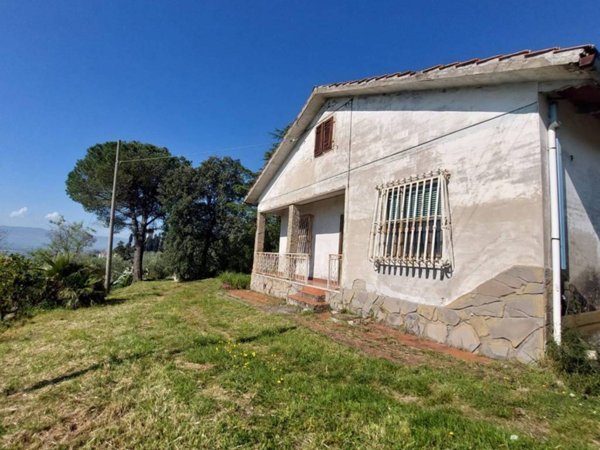 casa indipendente in vendita a Montemurlo