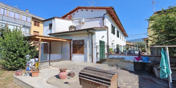 casa indipendente in vendita a Montemurlo in zona Bagnolo